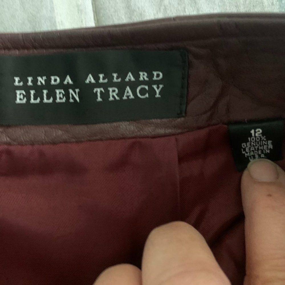 Ellen Tracy Genuine Leather Fall Skirt, Sleek but roomy,  Luxury item, size 12